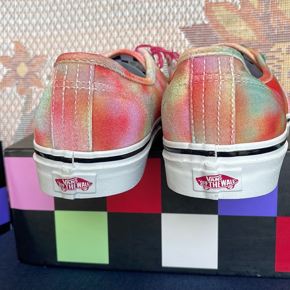 Vans Authentic 44 D
Ireneisgood Multi
VN0005U8BMC
WMNS Sneakers - Picture 14 of 16